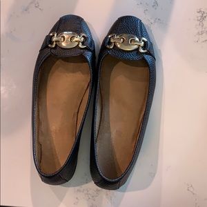 Women’s black flats